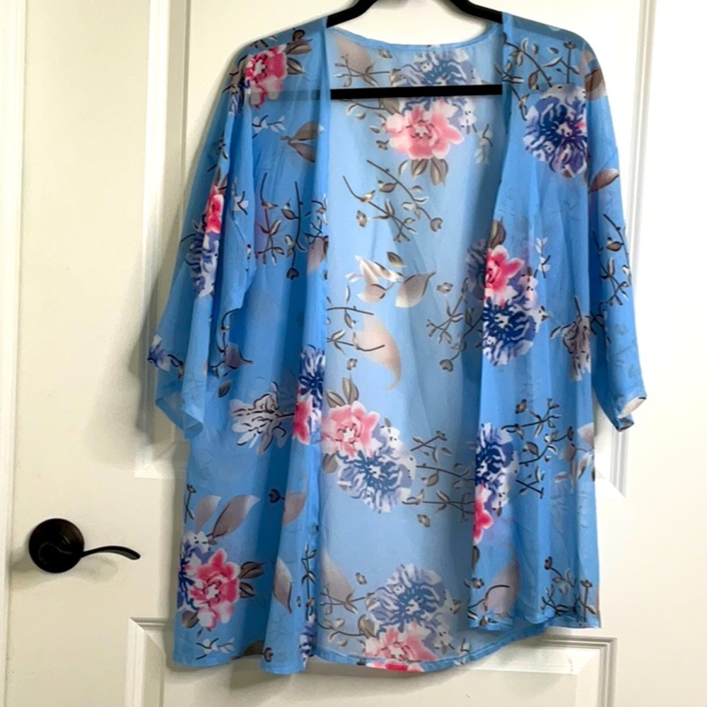 Beautiful floral wrap.